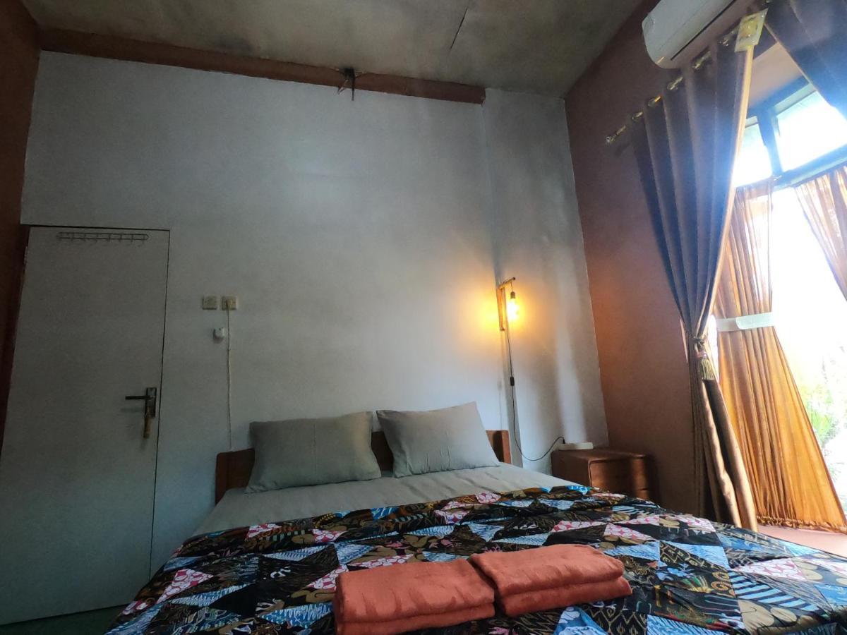Owl Hostel Karimunjawa Exterior foto
