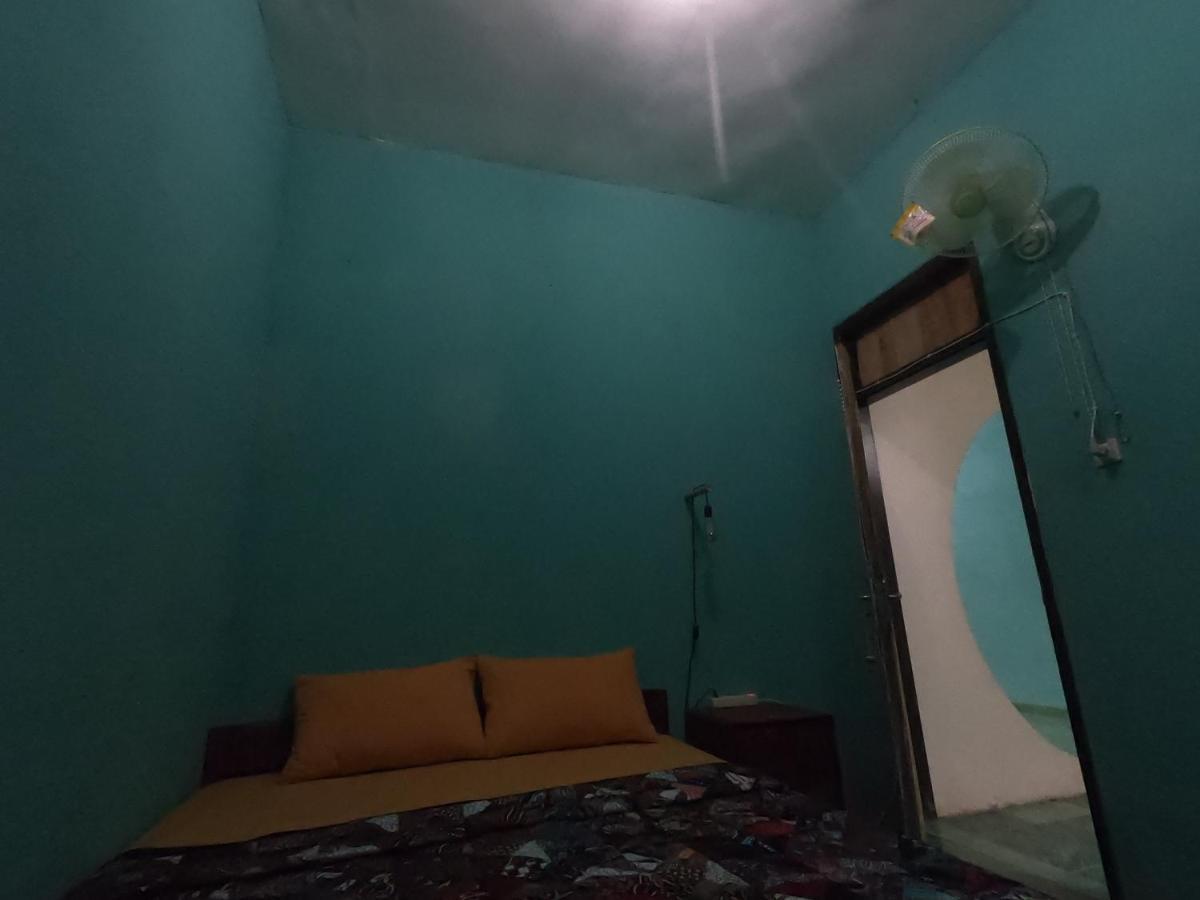 Owl Hostel Karimunjawa Exterior foto