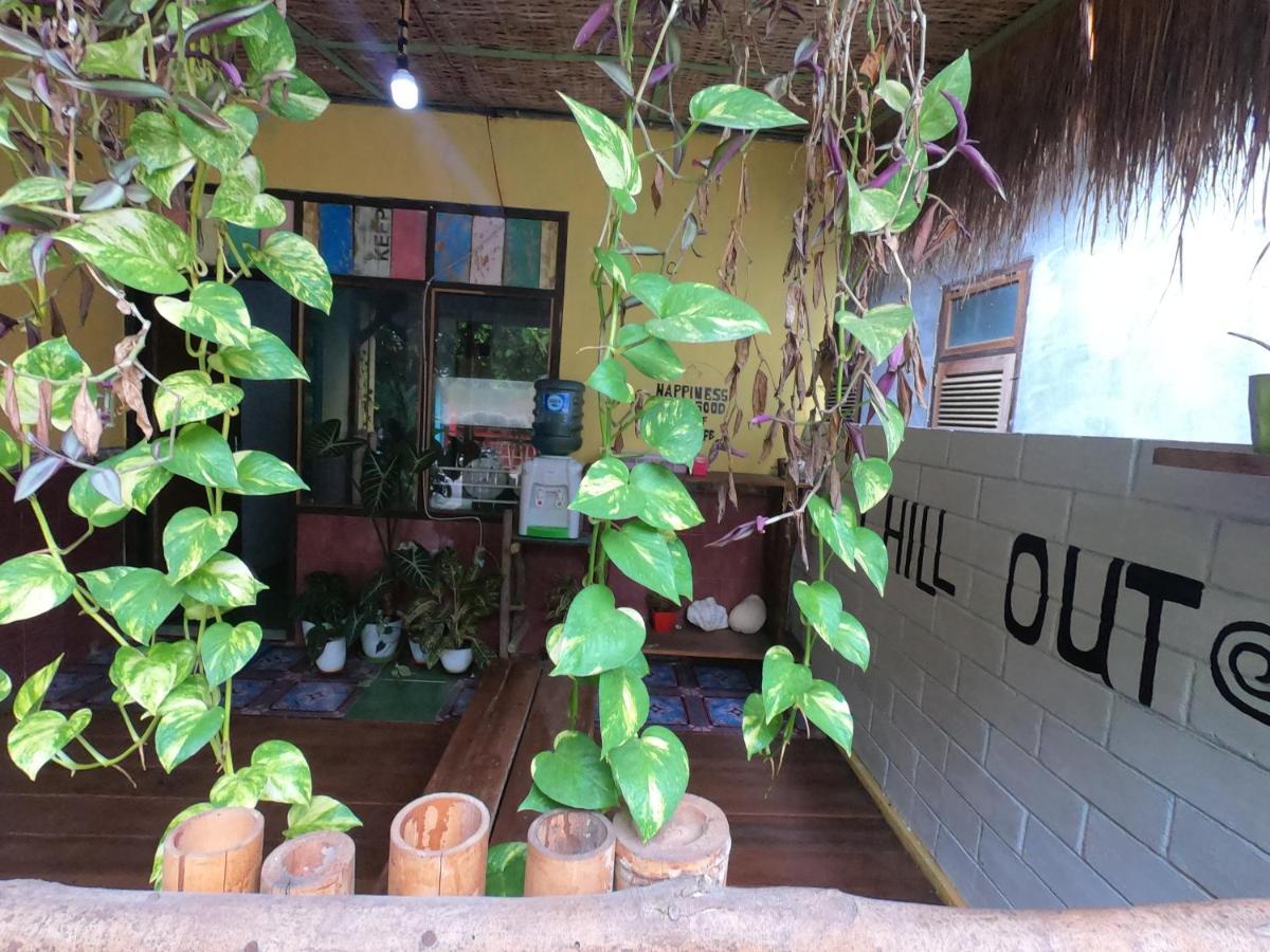 Owl Hostel Karimunjawa Exterior foto