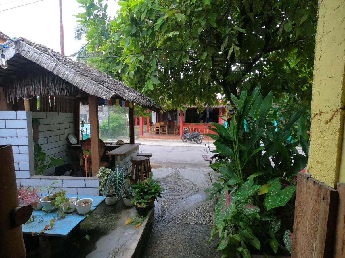 Owl Hostel Karimunjawa Exterior foto