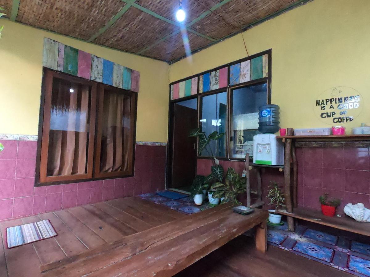 Owl Hostel Karimunjawa Exterior foto